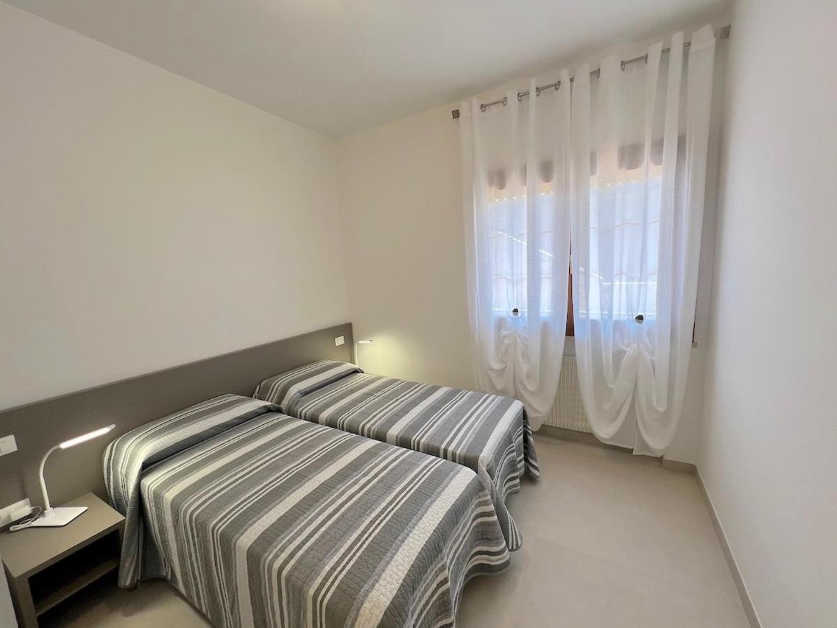Villa Palm Линяно Сабиадоро Екстериор снимка